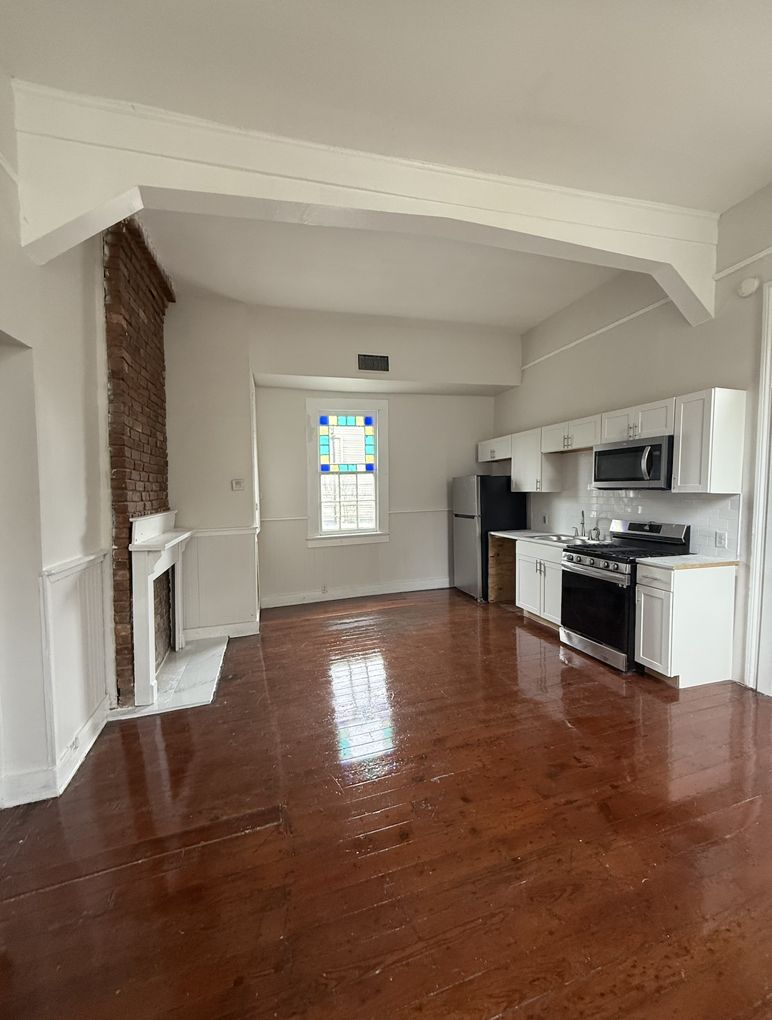 1202 Marengo St Unit A Front